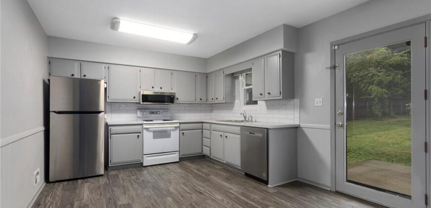7510 Oak Street, Pleasant Valley, MO 64068