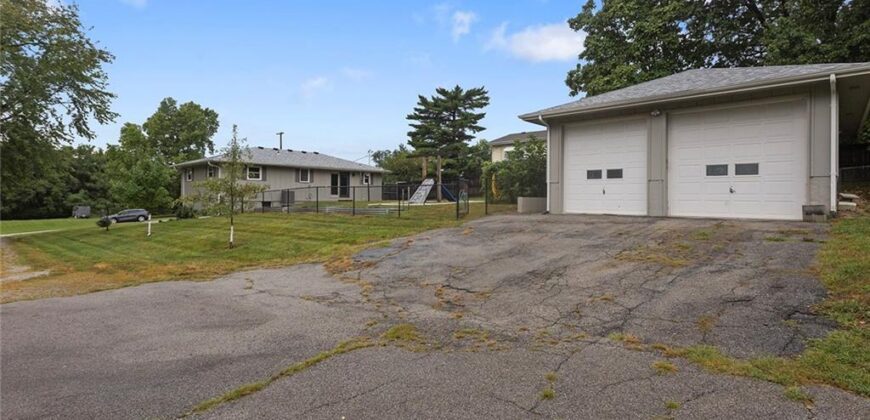 7510 Oak Street, Pleasant Valley, MO 64068