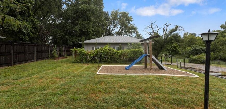 7510 Oak Street, Pleasant Valley, MO 64068