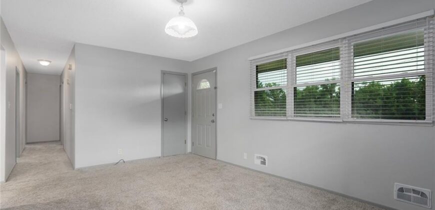 7510 Oak Street, Pleasant Valley, MO 64068