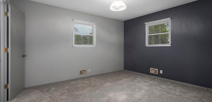 7510 Oak Street, Pleasant Valley, MO 64068
