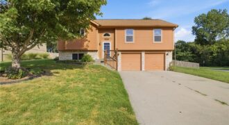 11421 N Kentucky Avenue, Kansas City, MO 64157