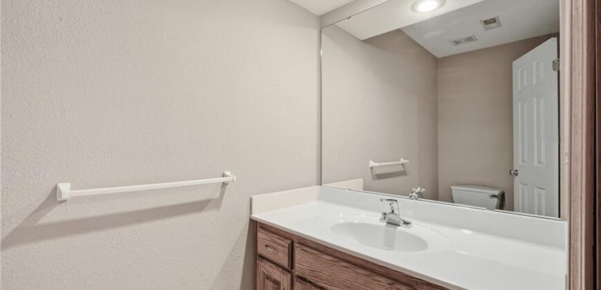 11421 N Kentucky Avenue, Kansas City, MO 64157