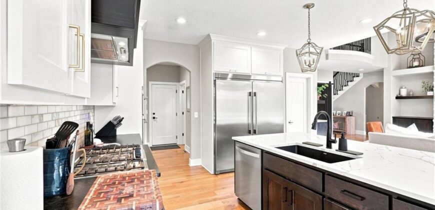 13559 Terrace Park Drive, Parkville, MO 64152