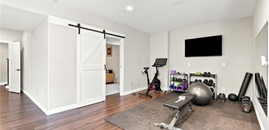 13559 Terrace Park Drive, Parkville, MO 64152