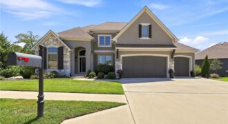 13559 Terrace Park Drive, Parkville, MO 64152