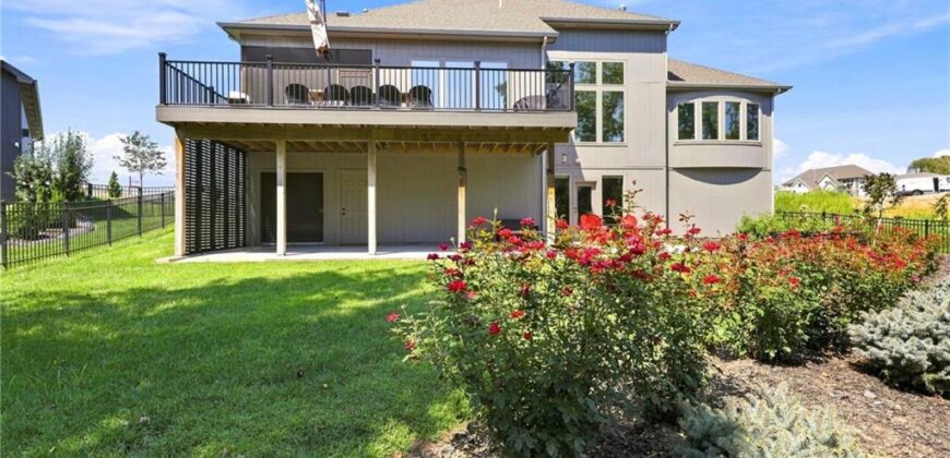 13559 Terrace Park Drive, Parkville, MO 64152