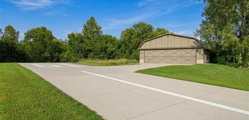 22350 Grass Pad Road, Platte City, MO 64079