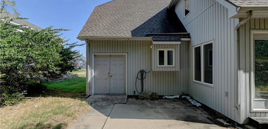6826 N Charleston Drive, Kansas City, MO 64119