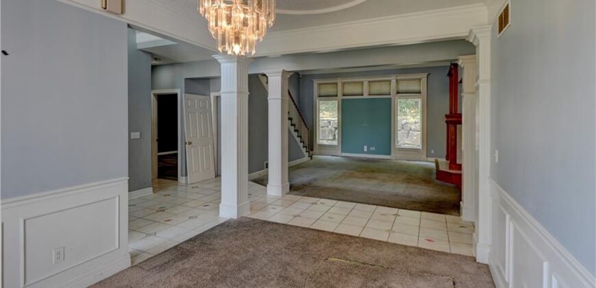 6826 N Charleston Drive, Kansas City, MO 64119