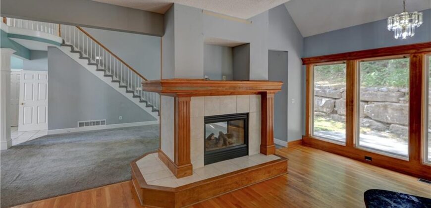 6826 N Charleston Drive, Kansas City, MO 64119