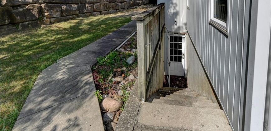 6826 N Charleston Drive, Kansas City, MO 64119
