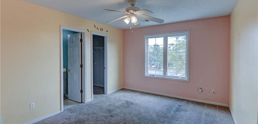6826 N Charleston Drive, Kansas City, MO 64119