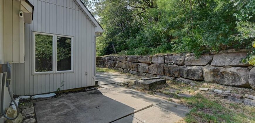 6826 N Charleston Drive, Kansas City, MO 64119