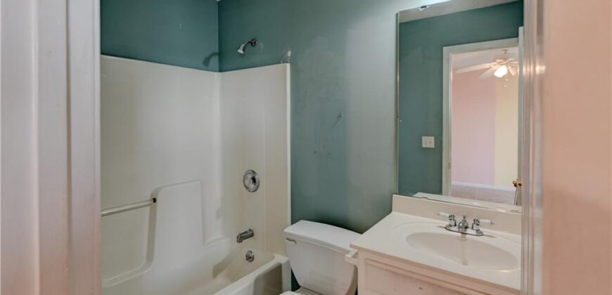 6826 N Charleston Drive, Kansas City, MO 64119
