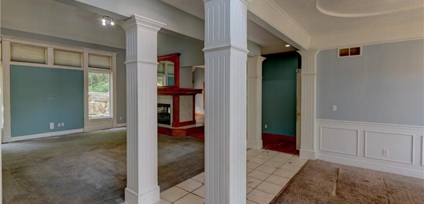 6826 N Charleston Drive, Kansas City, MO 64119