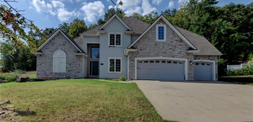 6826 N Charleston Drive, Kansas City, MO 64119