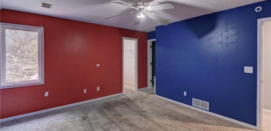 6826 N Charleston Drive, Kansas City, MO 64119