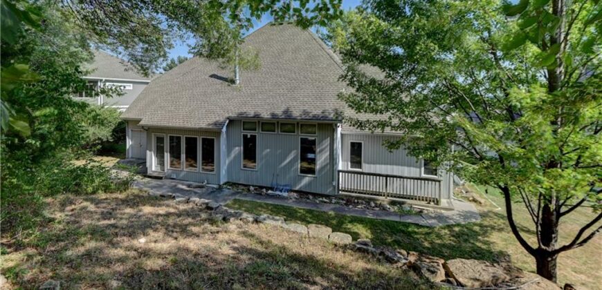 6826 N Charleston Drive, Kansas City, MO 64119