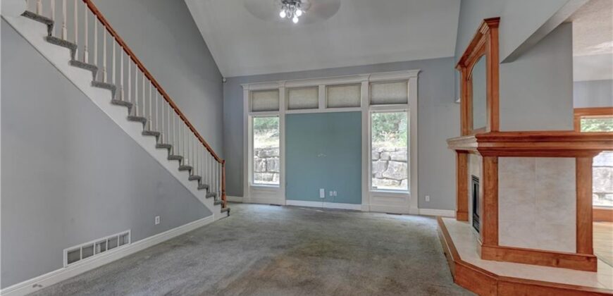 6826 N Charleston Drive, Kansas City, MO 64119