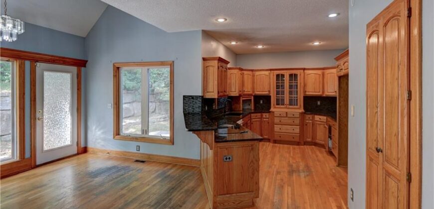 6826 N Charleston Drive, Kansas City, MO 64119