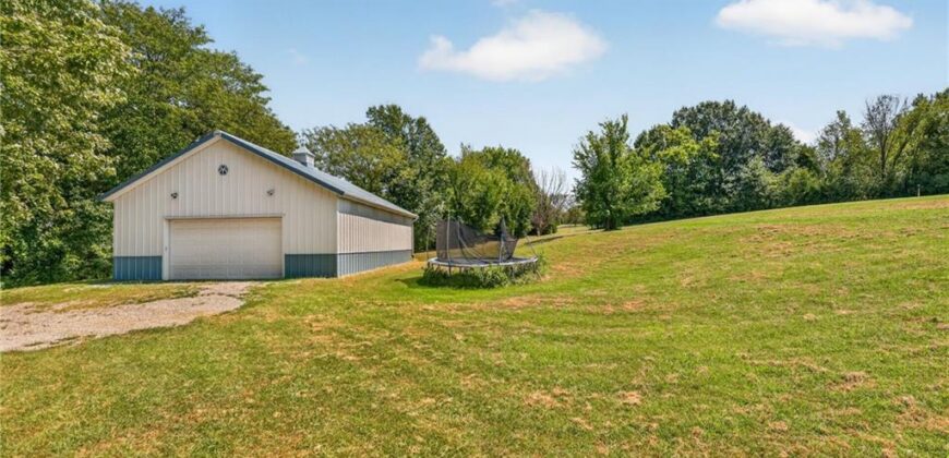 14721 Quail Run Lane, Smithville, MO 64089