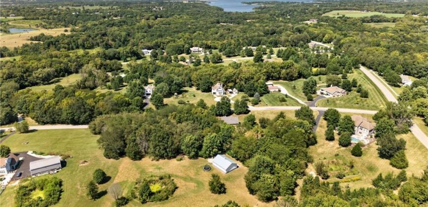14721 Quail Run Lane, Smithville, MO 64089