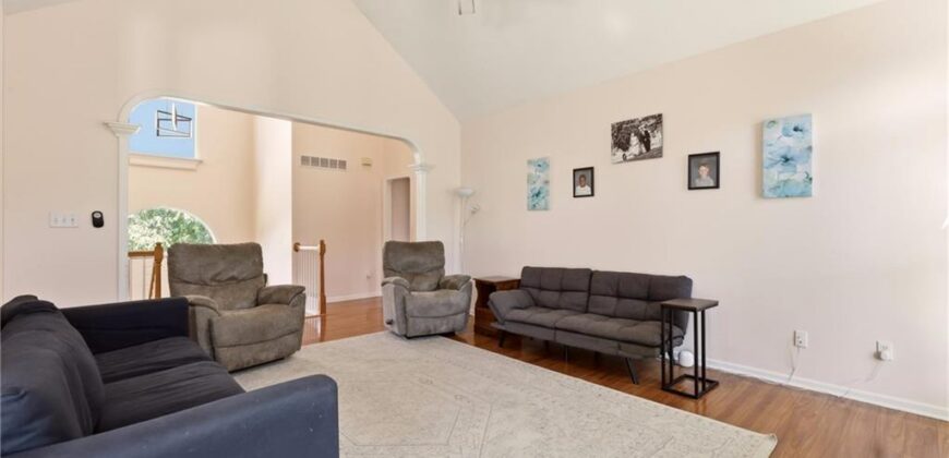 11305 N Holly Street, Kansas City, MO 64155