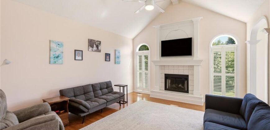 11305 N Holly Street, Kansas City, MO 64155