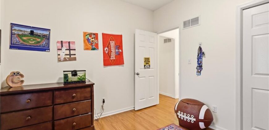 11305 N Holly Street, Kansas City, MO 64155
