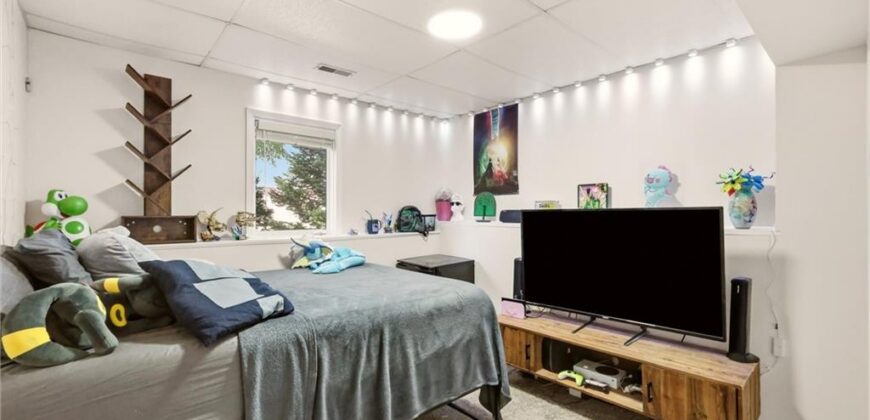 11305 N Holly Street, Kansas City, MO 64155