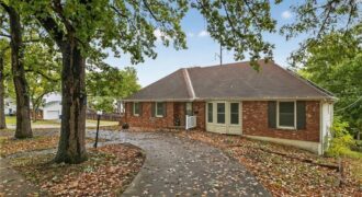 6761 N Woodland Avenue, Kansas City, MO 64118