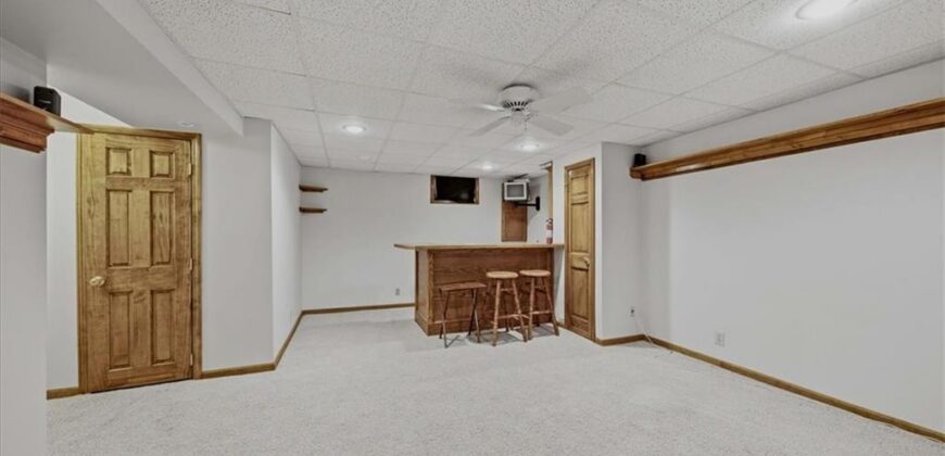 10232 Tracy Avenue, Kansas City, MO 64155