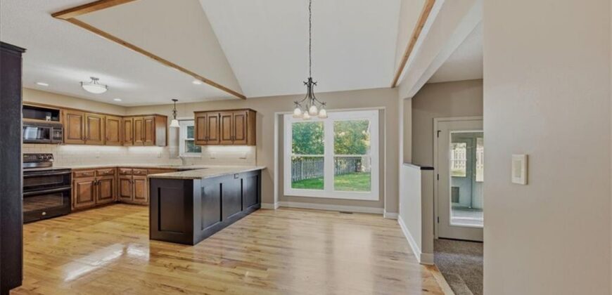 10232 Tracy Avenue, Kansas City, MO 64155