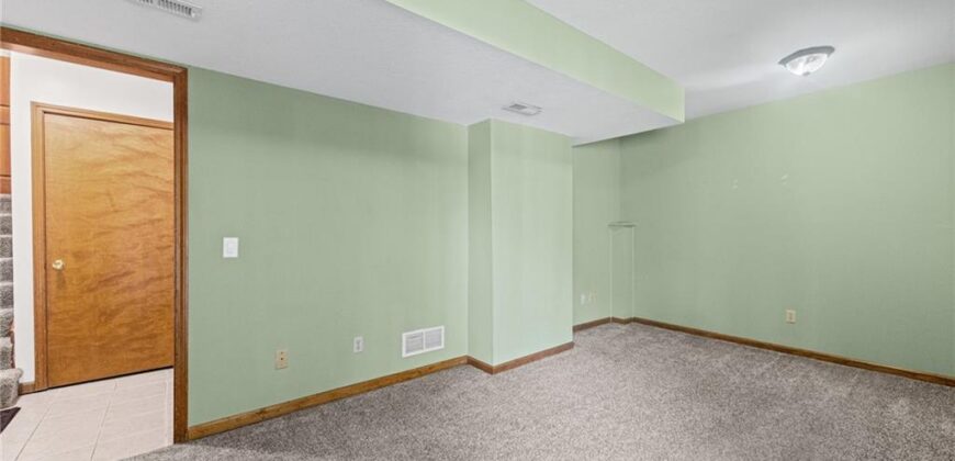 10902 N Harrison Street, Kansas City, MO 64155