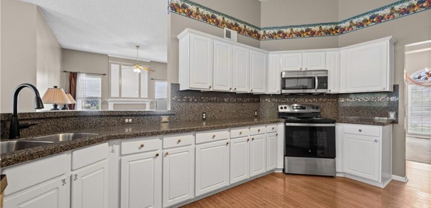 9202 N Charlotte Court, Kansas City, MO 64155