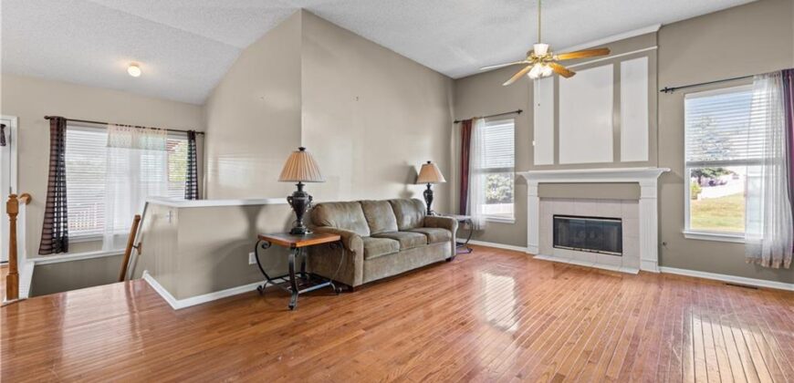9202 N Charlotte Court, Kansas City, MO 64155