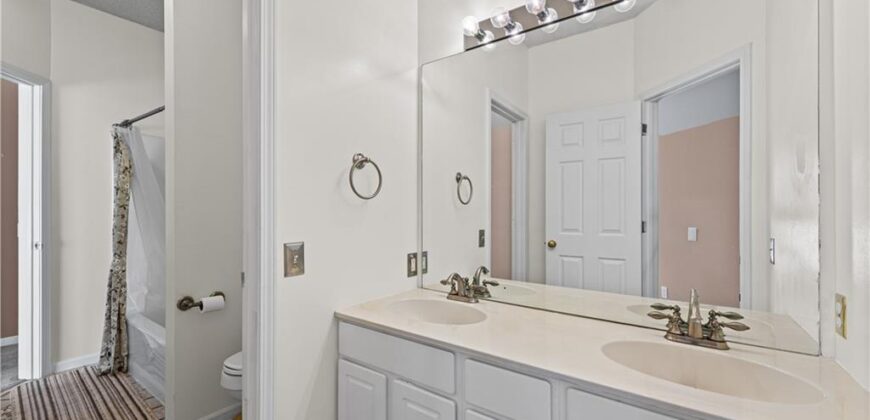 9202 N Charlotte Court, Kansas City, MO 64155