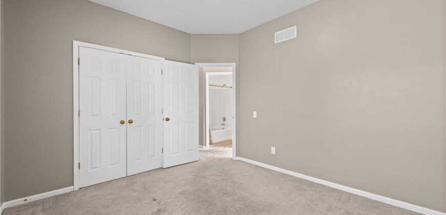 9202 N Charlotte Court, Kansas City, MO 64155