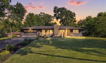 6004 NW Crystal Pool Drive, Platte Woods, MO 64151