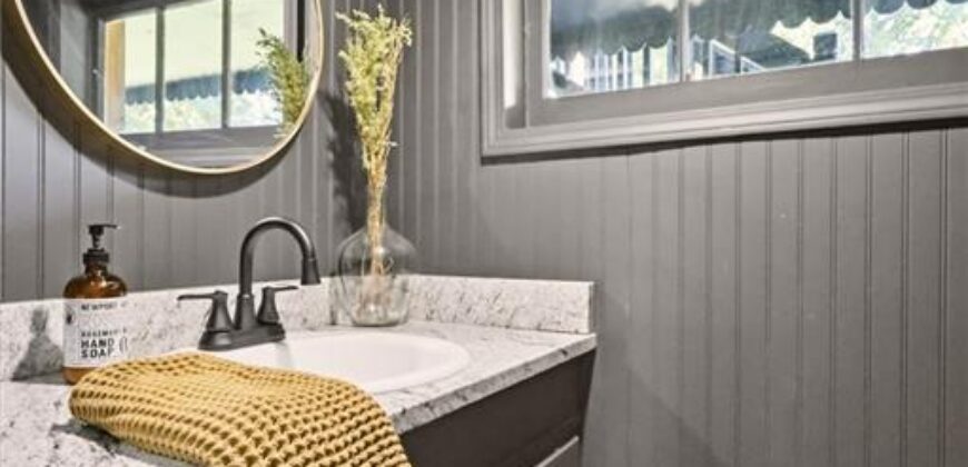 6004 NW Crystal Pool Drive, Platte Woods, MO 64151
