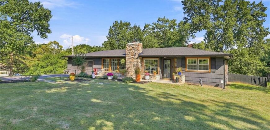 6004 NW Crystal Pool Drive, Platte Woods, MO 64151