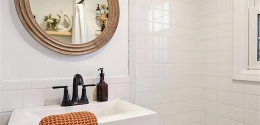 6004 NW Crystal Pool Drive, Platte Woods, MO 64151