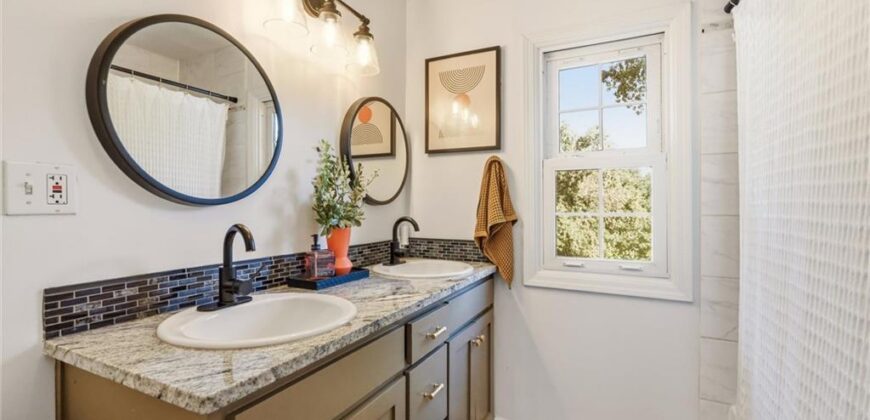6004 NW Crystal Pool Drive, Platte Woods, MO 64151
