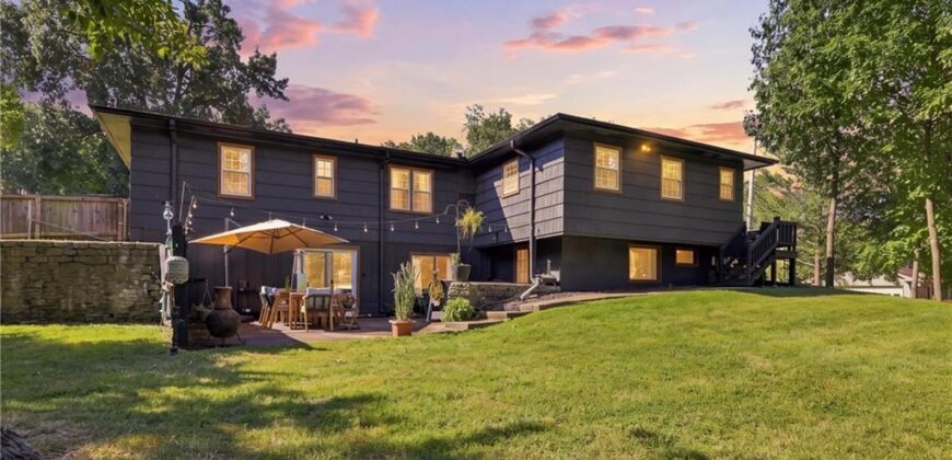 6004 NW Crystal Pool Drive, Platte Woods, MO 64151