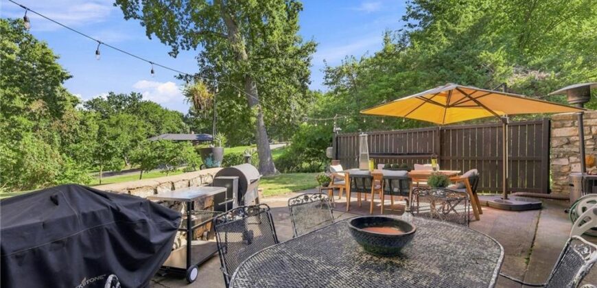 6004 NW Crystal Pool Drive, Platte Woods, MO 64151