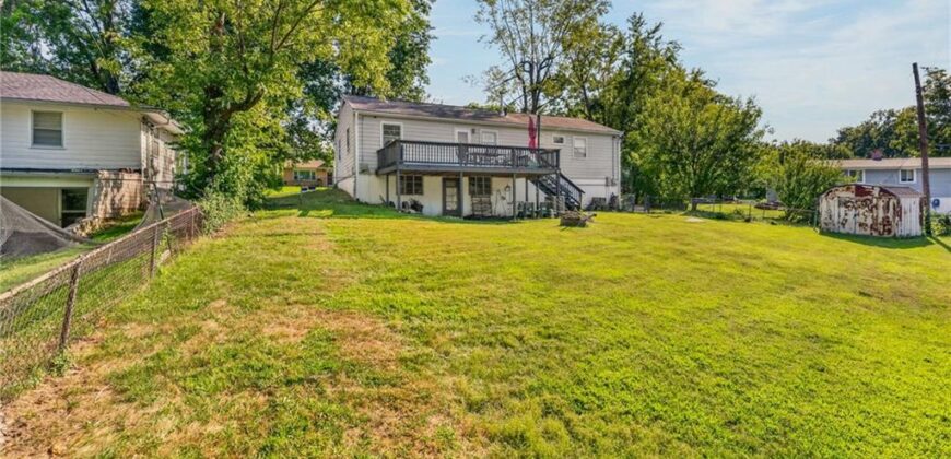 1004 NE 60th Street, Gladstone, MO 64118
