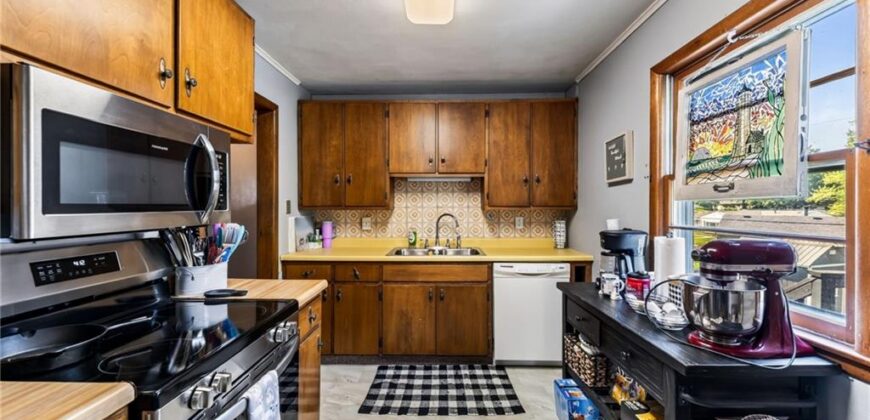 1004 NE 60th Street, Gladstone, MO 64118