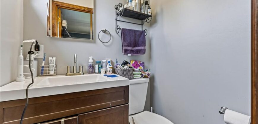 1004 NE 60th Street, Gladstone, MO 64118