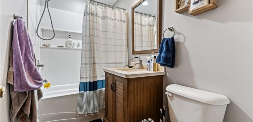 1004 NE 60th Street, Gladstone, MO 64118